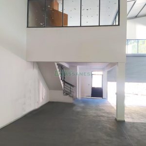 Pavilhão com 1400m², 15 vagas, no bairro Ana Rech em Caxias do Sul para Alugar