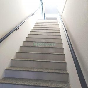 Pavilhão com 1400m², 15 vagas, no bairro Ana Rech em Caxias do Sul para Alugar