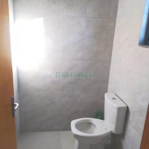 Pavilhão com 1400m², 15 vagas, no bairro Ana Rech em Caxias do Sul para Alugar