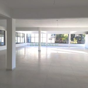 Pavilhão com 1400m², 15 vagas, no bairro Ana Rech em Caxias do Sul para Alugar