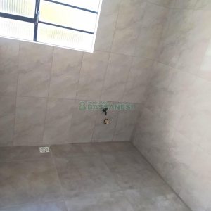 Pavilhão com 1400m², 15 vagas, no bairro Ana Rech em Caxias do Sul para Alugar