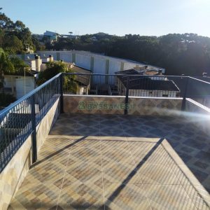 Pavilhão com 1400m², 15 vagas, no bairro Ana Rech em Caxias do Sul para Alugar