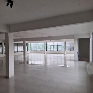 Pavilhão com 1400m², 15 vagas, no bairro Ana Rech em Caxias do Sul para Alugar