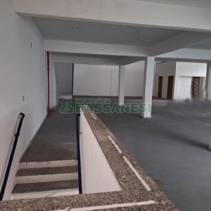 Pavilhão com 1400m², 15 vagas, no bairro Ana Rech em Caxias do Sul para Alugar