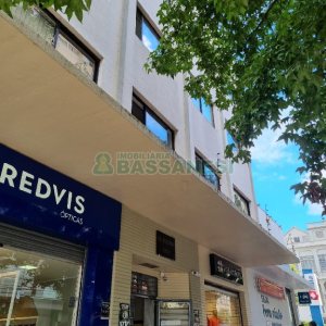 Sala com 77m², no bairro Centro em Caxias do Sul para Comprar