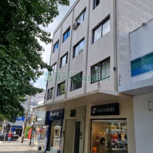 Sala com 77m², no bairro Centro em Caxias do Sul para Comprar