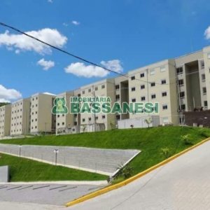 Apartamento com 60m², 2 dormitórios, 1 vaga, no bairro Nossa Senhora das Graças em Caxias do Sul para Alugar