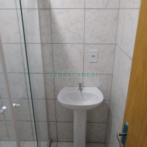 Apartamento com 60m², 2 dormitórios, 1 vaga, no bairro Nossa Senhora das Graças em Caxias do Sul para Alugar