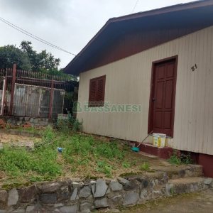 Casa com 100m², 3 dormitórios, no bairro Universitário em Caxias do Sul para Comprar