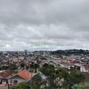 Casa com 100m², 3 dormitórios, no bairro Universitário em Caxias do Sul para Comprar