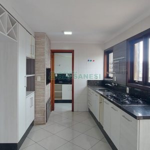 Apto Mobiliado com 250m², 3 dormitórios, 2 vagas, no bairro Panazzolo em Caxias do Sul para Alugar