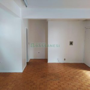 Sala com 50m², 1 vaga, no bairro Centro em Caxias do Sul para Alugar