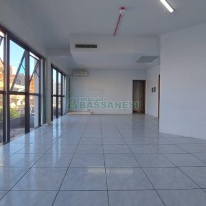 Sala com 70m², no bairro São Pelegrino em Caxias do Sul para Alugar