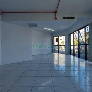 Sala com 70m², no bairro São Pelegrino em Caxias do Sul para Alugar