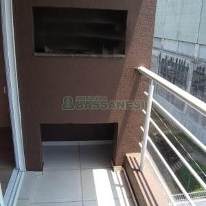 Apartamento com 50m², 2 dormitórios, 1 vaga, no bairro De Lazzer em Caxias do Sul para Comprar