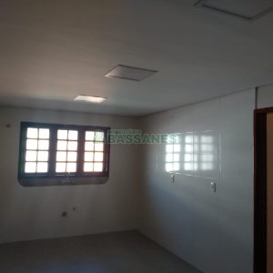 Casa com 200m², 3 dormitórios, 1 vaga, no bairro Pio X em Caxias do Sul para Comprar