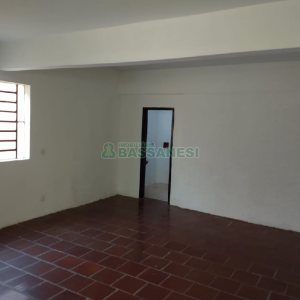 Casa com 200m², 3 dormitórios, 1 vaga, no bairro Pio X em Caxias do Sul para Comprar