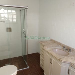 Casa com 200m², 3 dormitórios, 1 vaga, no bairro Pio X em Caxias do Sul para Comprar