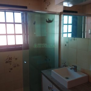 Casa com 200m², 3 dormitórios, 1 vaga, no bairro Pio X em Caxias do Sul para Comprar