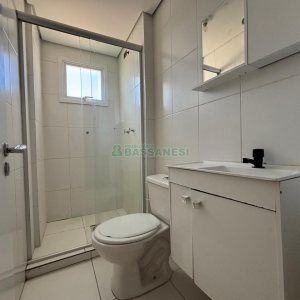 Apartamento com 69m², 2 dormitórios, 2 vagas, no bairro Lourdes em Caxias do Sul para Alugar