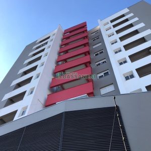 Apartamento com 69m², 2 dormitórios, 2 vagas, no bairro Lourdes em Caxias do Sul para Comprar