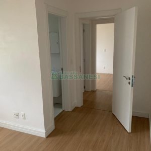 Apartamento com 69m², 2 dormitórios, 2 vagas, no bairro Lourdes em Caxias do Sul para Comprar