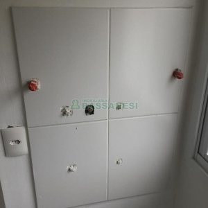 Apartamento com 69m², 2 dormitórios, 2 vagas, no bairro Lourdes em Caxias do Sul para Comprar