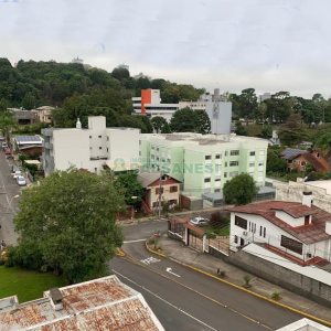 Apartamento com 69m², 2 dormitórios, 2 vagas, no bairro Lourdes em Caxias do Sul para Comprar