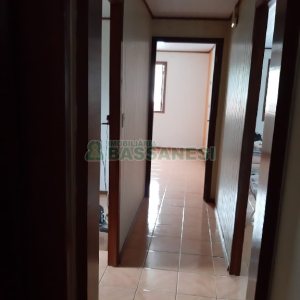 Casa com 70m², 2 dormitórios, 2 vagas, no bairro Cidade Nova em Caxias do Sul para Comprar