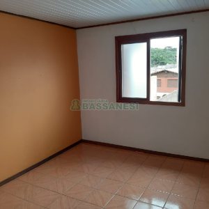 Casa com 70m², 2 dormitórios, 2 vagas, no bairro Cidade Nova em Caxias do Sul para Comprar
