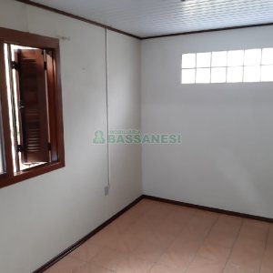 Casa com 70m², 2 dormitórios, 2 vagas, no bairro Cidade Nova em Caxias do Sul para Comprar