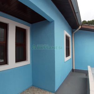 Casa com 70m², 2 dormitórios, 2 vagas, no bairro Cidade Nova em Caxias do Sul para Comprar