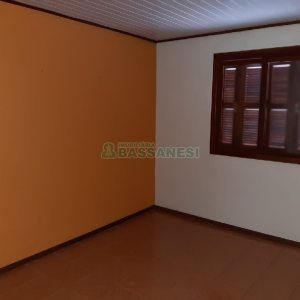 Casa com 70m², 2 dormitórios, 2 vagas, no bairro Cidade Nova em Caxias do Sul para Comprar