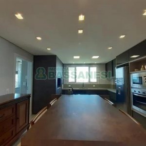 Apto Mobiliado com 167m², 3 dormitórios, 3 vagas, no bairro Universitário em Caxias do Sul para Comprar