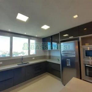 Apto Mobiliado com 167m², 3 dormitórios, 3 vagas, no bairro Universitário em Caxias do Sul para Comprar