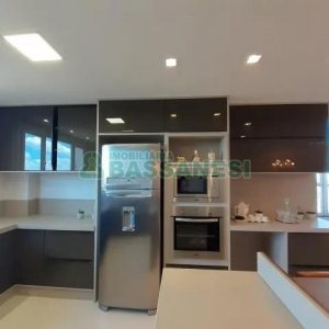 Apto Mobiliado com 167m², 3 dormitórios, 3 vagas, no bairro Universitário em Caxias do Sul para Comprar