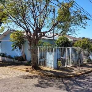 Casa com 75m², 4 dormitórios, 3 vagas, no bairro Santa Catarina em Caxias do Sul para Comprar