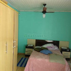 Casa com 75m², 4 dormitórios, 3 vagas, no bairro Santa Catarina em Caxias do Sul para Comprar