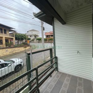 Casa com 200m², 5 dormitórios, 2 vagas, no bairro Rio Branco em Caxias do Sul para Comprar
