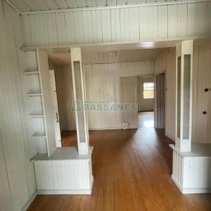 Casa com 200m², 5 dormitórios, 2 vagas, no bairro Rio Branco em Caxias do Sul para Comprar