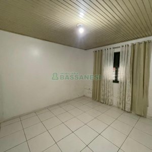Casa com 200m², 5 dormitórios, 2 vagas, no bairro Rio Branco em Caxias do Sul para Comprar