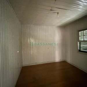 Casa com 200m², 5 dormitórios, 2 vagas, no bairro Rio Branco em Caxias do Sul para Comprar