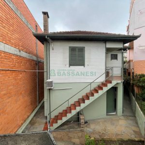 Casa com 200m², 5 dormitórios, 2 vagas, no bairro Rio Branco em Caxias do Sul para Comprar