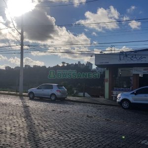 Loja com 512m², no bairro Planalto em Caxias do Sul para Comprar