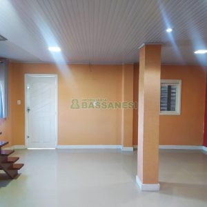 Casa com 113m², 3 dormitórios, 2 vagas, no bairro Planalto em Caxias do Sul para Comprar