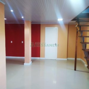 Casa com 113m², 3 dormitórios, 2 vagas, no bairro Planalto em Caxias do Sul para Comprar