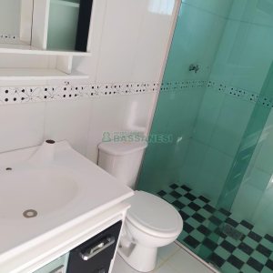 Casa com 113m², 3 dormitórios, 2 vagas, no bairro Planalto em Caxias do Sul para Comprar