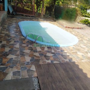 Casa com 113m², 3 dormitórios, 2 vagas, no bairro Planalto em Caxias do Sul para Comprar