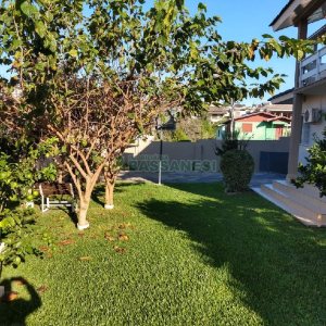 Casa com 338m², 3 dormitórios, 2 vagas, no bairro Arco Baleno em Caxias do Sul para Comprar