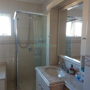 Casa com 338m², 3 dormitórios, 2 vagas, no bairro Arco Baleno em Caxias do Sul para Comprar